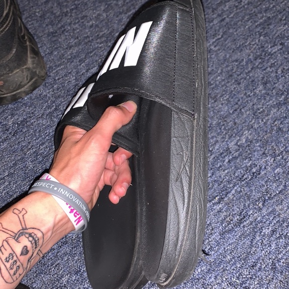 Nike slides - Picture 3 of 3
